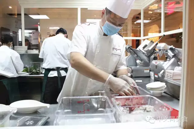 【火锅可以吃出浪漫】时尚火锅豆捞坊来到纽约 零淀粉手工精做鱼滑虾丸