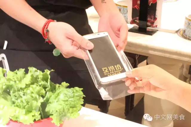 【火锅可以吃出浪漫】时尚火锅豆捞坊来到纽约 零淀粉手工精做鱼滑虾丸