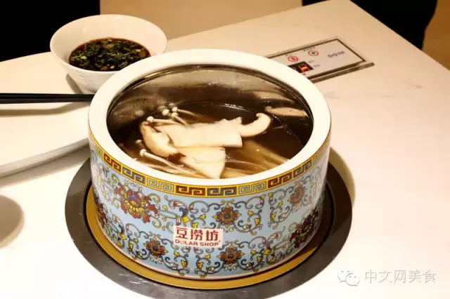 【火锅可以吃出浪漫】时尚火锅豆捞坊来到纽约 零淀粉手工精做鱼滑虾丸