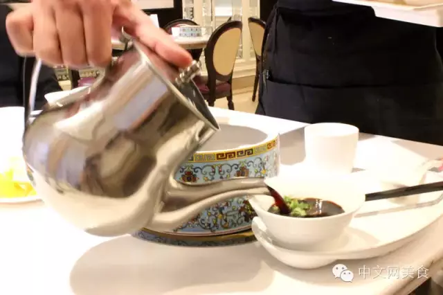 【火锅可以吃出浪漫】时尚火锅豆捞坊来到纽约 零淀粉手工精做鱼滑虾丸