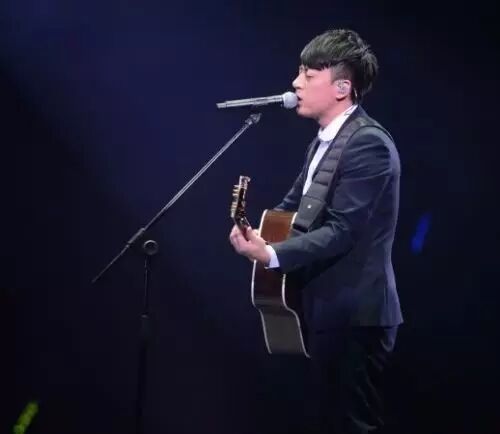 张磊《后来你好吗》:暖声回望青春遗憾