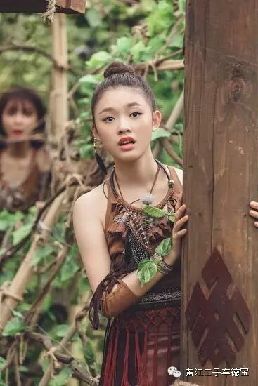 林允《全员加速中》变缠人鱼 真性情甩偶像包袱