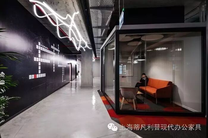 broadcom-office-design-10-700x466.jpg