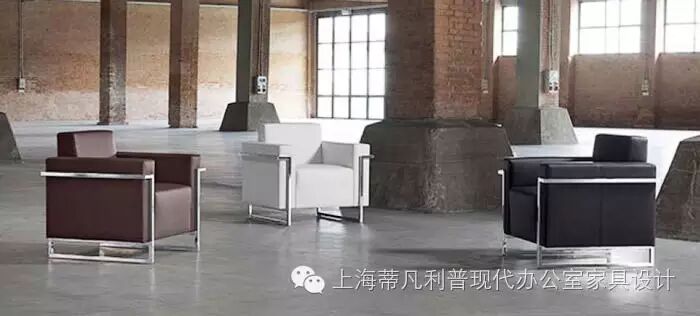 产品详情2：Adolph沙发能营造出现代商业高效的文化氛围和卓越的企业文化，其刚柔并济的结构赋予休闲区和接待区宽敞通透的空间感.jpg