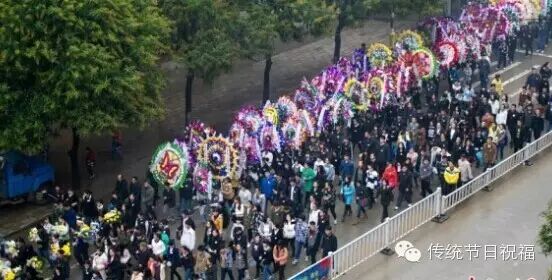 广西好校长离世惊动全城，数千人送行，县城花圈被抢购一空319 / 作者:火星娃崽 / 帖子ID:113314