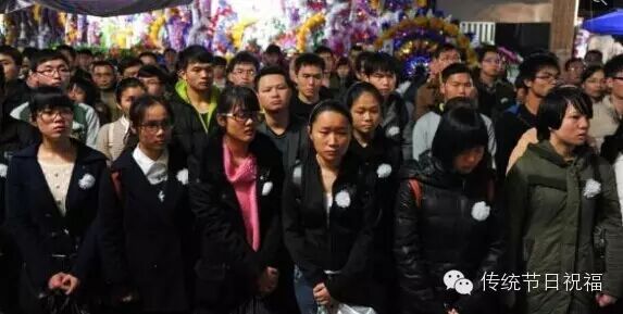 广西好校长离世惊动全城，数千人送行，县城花圈被抢购一空751 / 作者:火星娃崽 / 帖子ID:113314