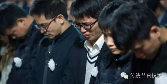 广西好校长离世惊动全城，数千人送行，县城花圈被抢购一空458 / 作者:火星娃崽 / 帖子ID:113314