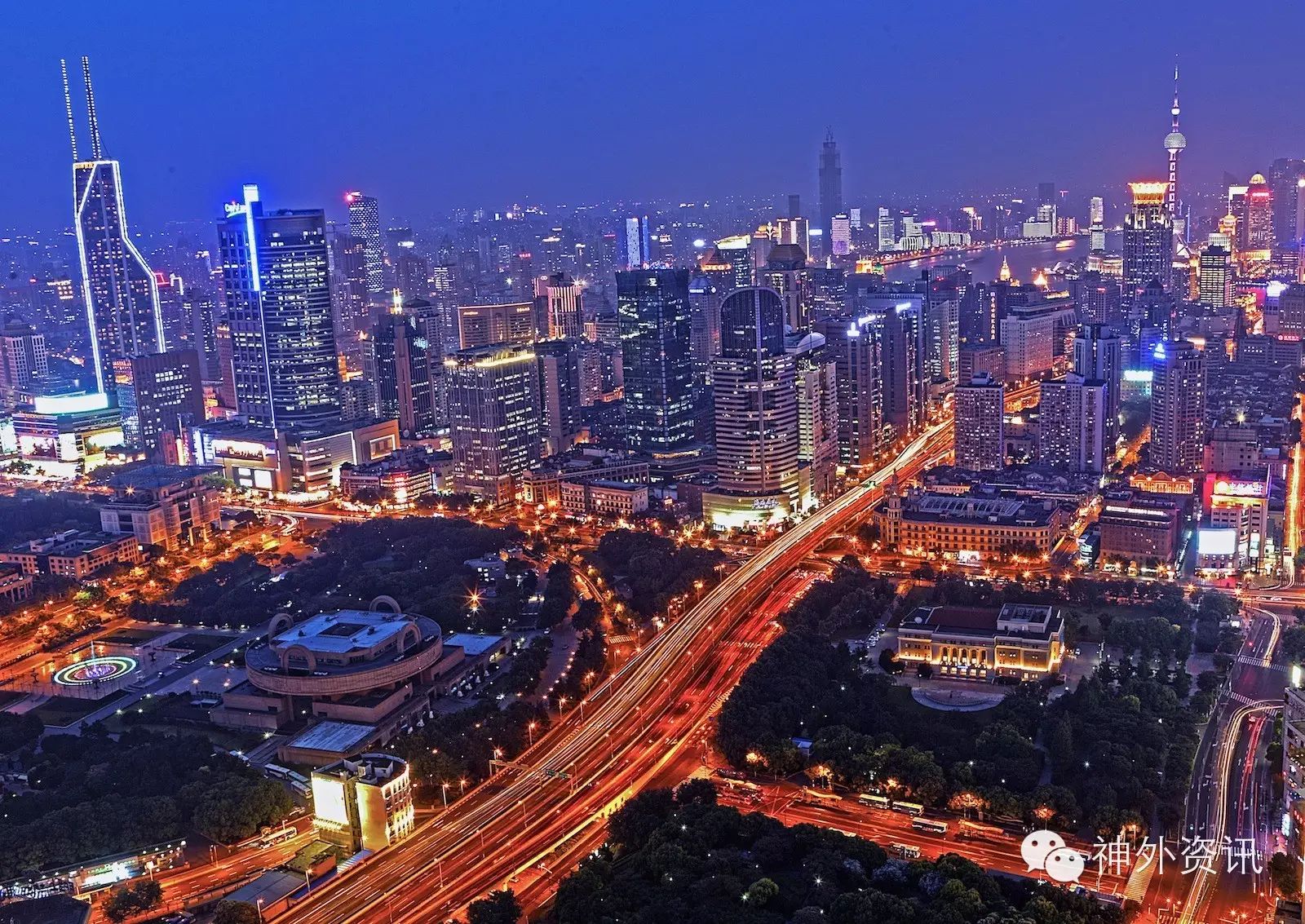 上海延安路高架夜景