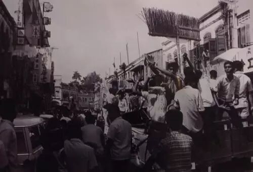 1969年5月13日马来西亚"五一三"事件然而多种族的国家里，种族意识不太可能