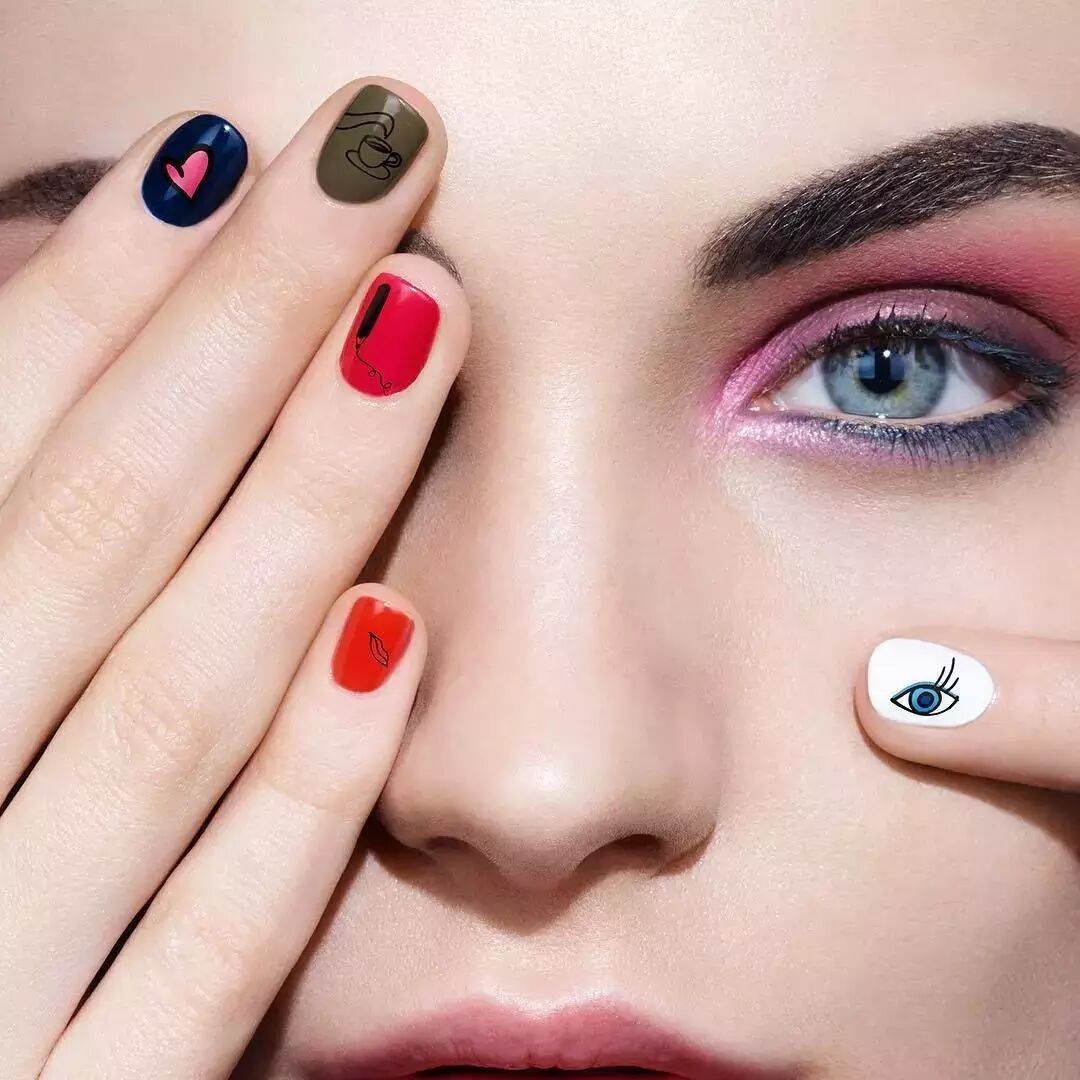 怀孕没衣服穿 有人因此变丑,有人却成了传奇设计师-怀孕期