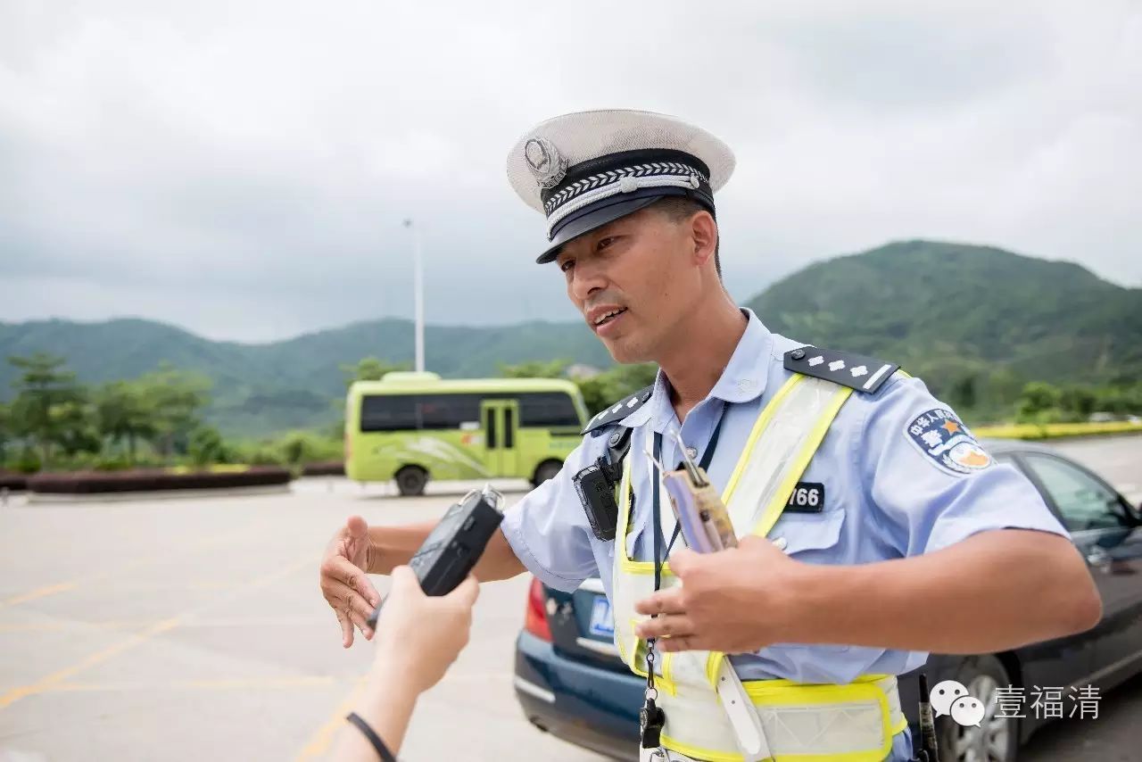 四年开出四万张罚单,从未请过一次假的福清传奇交警,原来是这样的一个