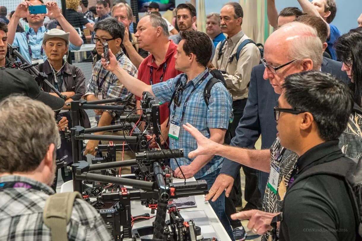 4月，大疆?dāng)y多款新品到美國拉斯維加斯溜達了一圈！