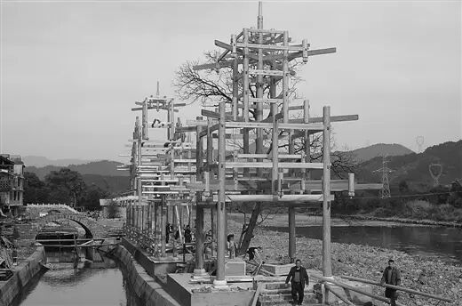 恭城修建古镇水街风雨长廊18 / 作者:深秋的落叶 / 帖子ID:164484