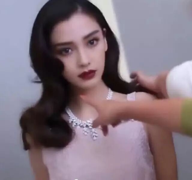 国民女神美艳大比拼!郭碧婷精致五官力压baby!