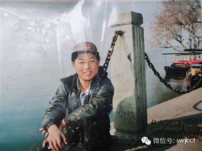 已转发两千万次的奇迹,中国最经典的励志人物,无腿流浪青年令人钦佩 - 语笑嫣然 - 闲闲颔首千娇起,嫣然一笑百媚生 已转发两千万次的奇迹,中国最经典的励志人物 - 涓涓小溪 - 深谷幽兰--涓涓小溪