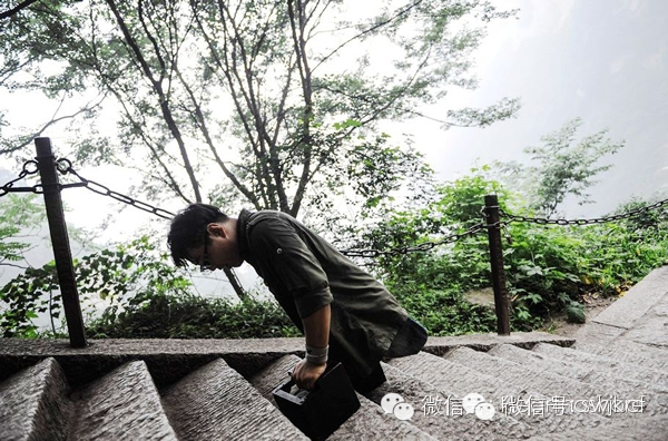已转发两千万次的奇迹,中国最经典的励志人物,无腿流浪青年令人钦佩 - 语笑嫣然 - 闲闲颔首千娇起,嫣然一笑百媚生 已转发两千万次的奇迹,中国最经典的励志人物 - 涓涓小溪 - 深谷幽兰--涓涓小溪
