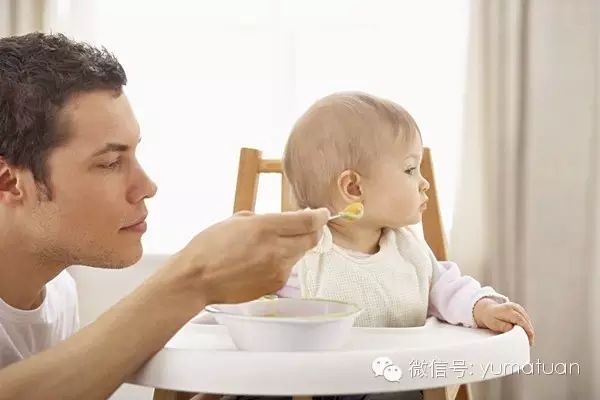 【分享】徐若瑄为爱子做饭囧 如何正确为宝贝添加辅食呢