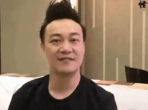 被赵丽颖的发际线丑哭了？你是没见过唐嫣的！