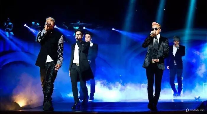 Bigbang2016上海演唱会现场视频!新鲜出炉的歌曲串烧,...