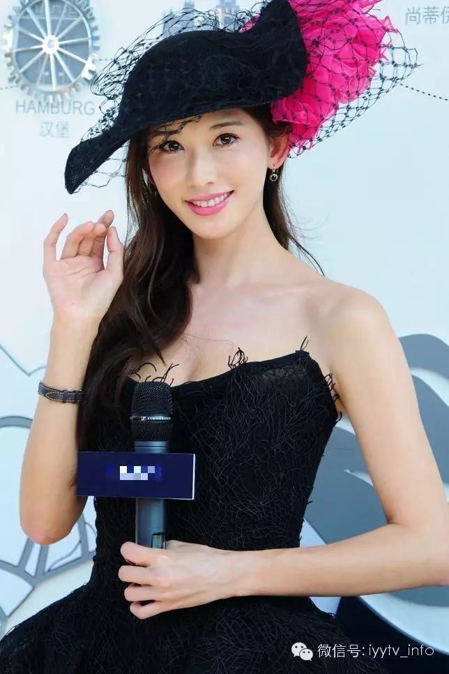 林志玲头戴贵妇帽 抹胸蕾丝裙性感撩人