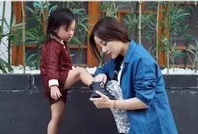 贾乃亮,你情人和你家媳妇穿一样衣服,还成闺蜜了!你还...