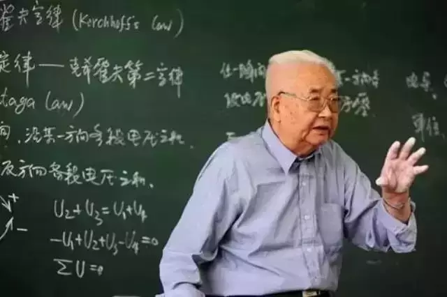 此文一出,网上对教师的谩骂之声少了很多 - 吴锡安(亚亚) - 吴锡安的博客(亚亚) 此文一出,网上对教师的谩骂之声少了很多 - 吴锡安(亚亚) - 吴锡安的博客(亚亚)