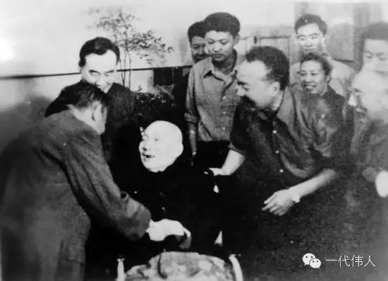 毛泽东为何强烈反对计划生育?有人就有“人间奇迹”