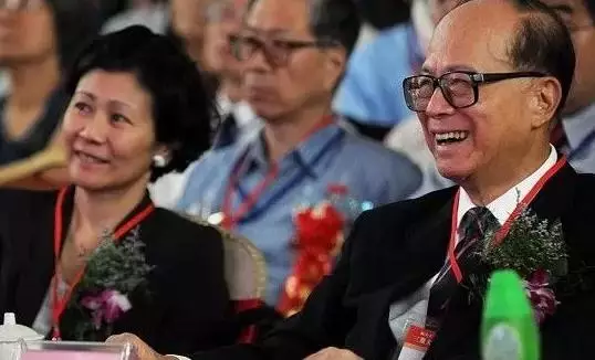 亚洲首富背后的女人!：揭秘李嘉诚的红颜知己 - 捕鱼者 - 做现代有机农业 享健康快乐人生