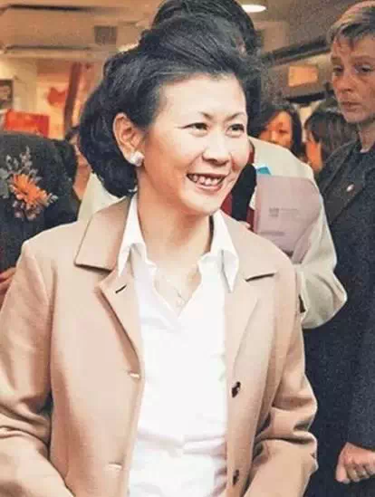 亚洲首富背后的女人!：揭秘李嘉诚的红颜知己 - 捕鱼者 - 做现代有机农业 享健康快乐人生
