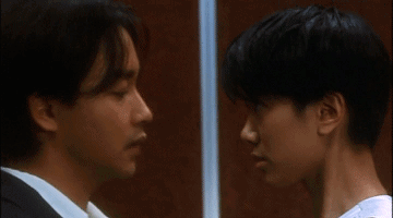 与女歌星玫瑰(刘嘉玲)与他们的忠实fans林子颖(袁咏仪)之间的三角关系