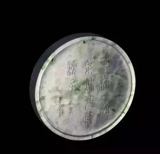 翡翠玉雕名师加龙作品——方寸之间的极致之美