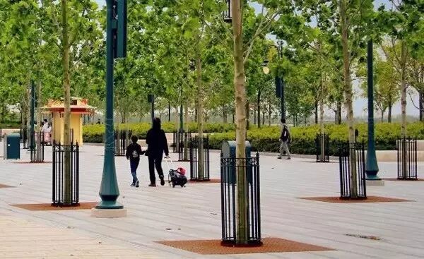 迪士尼55亿美元施工费遭万达质疑