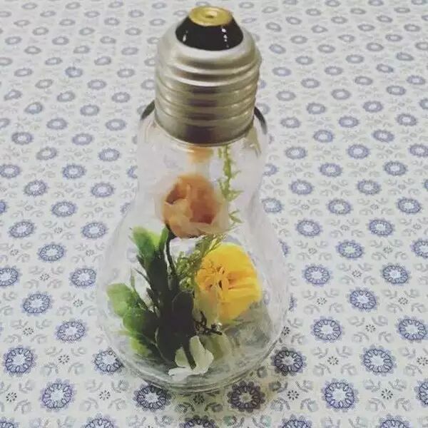 区区100日元的破灯泡 在日本家饰界却成了香饽饽！