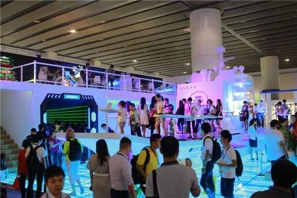 据说今年光亚展的美女少很多？求鉴定！