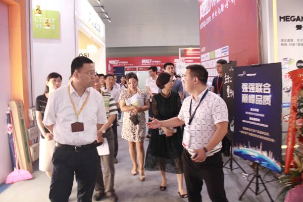 4点总结本届光亚展最”红“展位