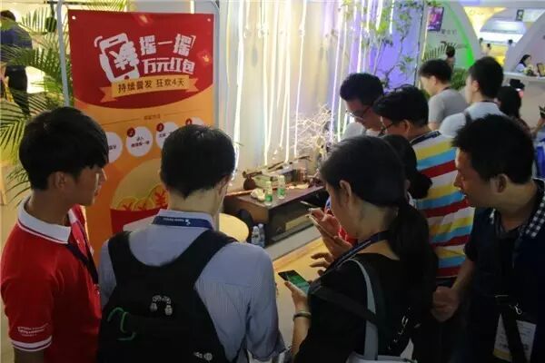 据说今年光亚展的美女少很多？求鉴定！