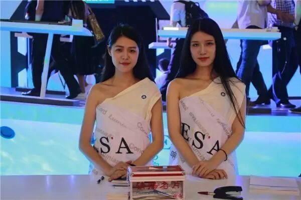 据说今年光亚展的美女少很多？求鉴定！