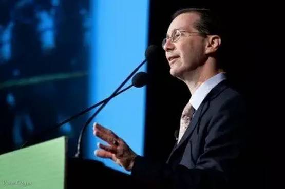 他分析完200多家公司，发现惊人的真相