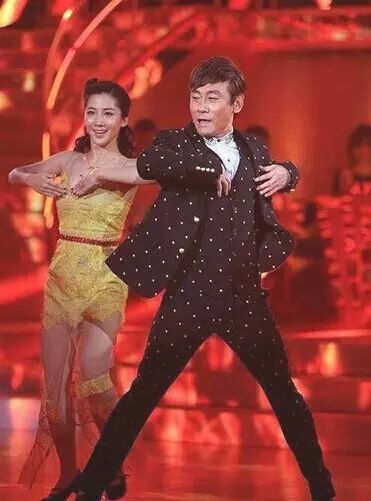 高峰酒后滋事被刑拘 邱启明的茅台成了导火索