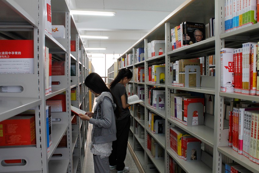 高校图书馆免费开放 两年咋还没兑现？