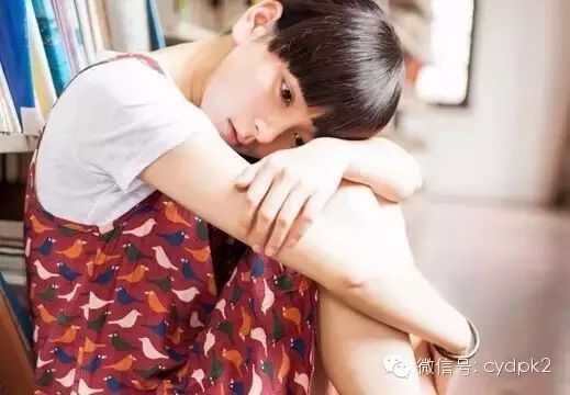 这款发型减龄、最显气质!赵薇、冰冰都这样扎~