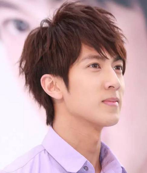 他是文莱王思聪,颜值堪比吴彦祖,娶了自己的初恋