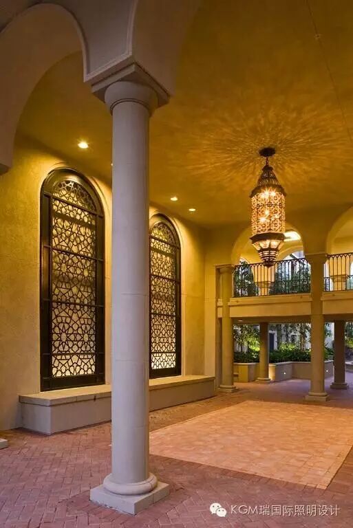 KGM瑞 ∣ 尔湾市的意大利风情