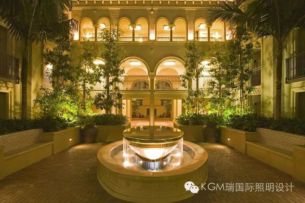 KGM瑞 ∣ 尔湾市的意大利风情