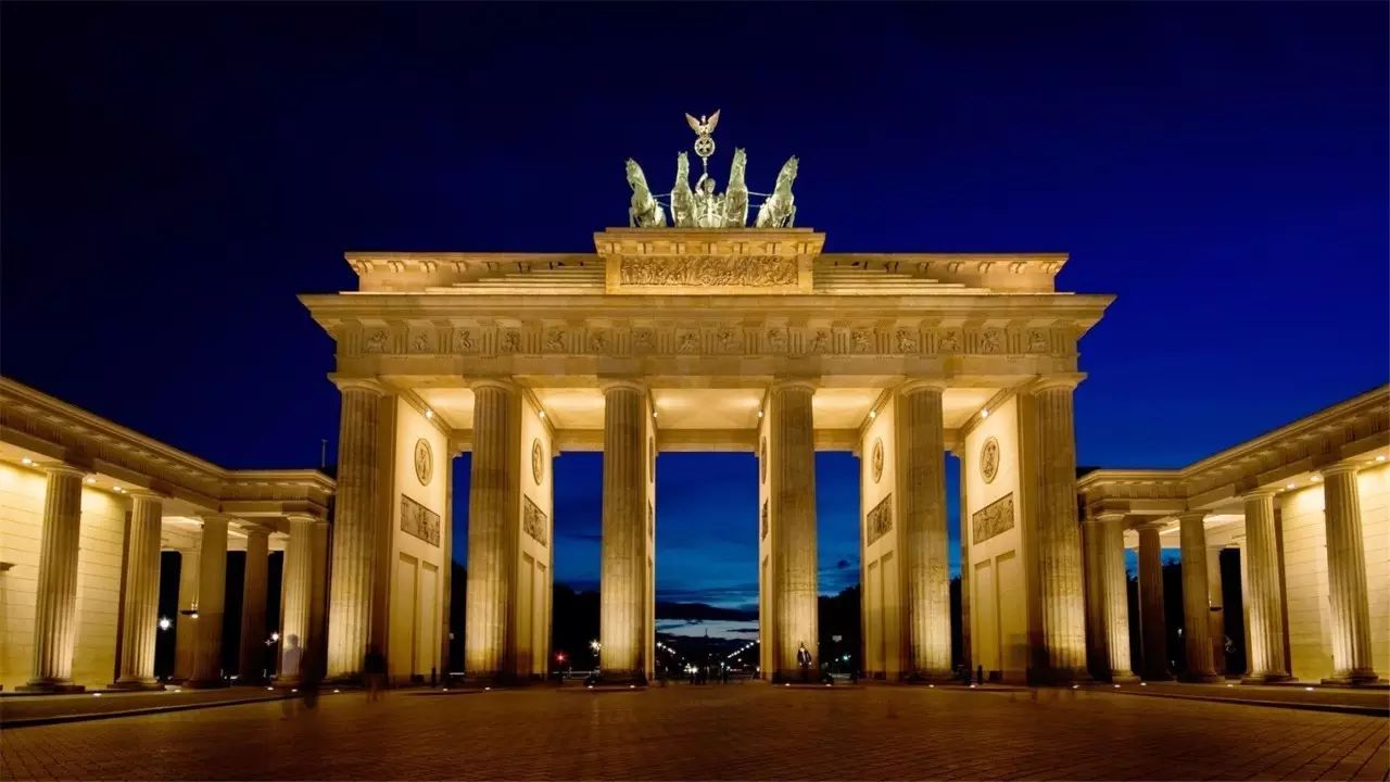 柏林爱乐乐团是首屈一指的最有代表性的文化使者,也是柏林人最引以为