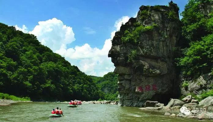 满清故里--抚顺欢迎您!  优秀旅游城市--本溪.