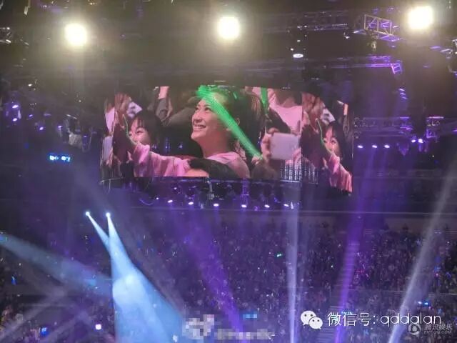 被陈小春应采儿刷屏,当年的古惑仔都变成了爱妻号