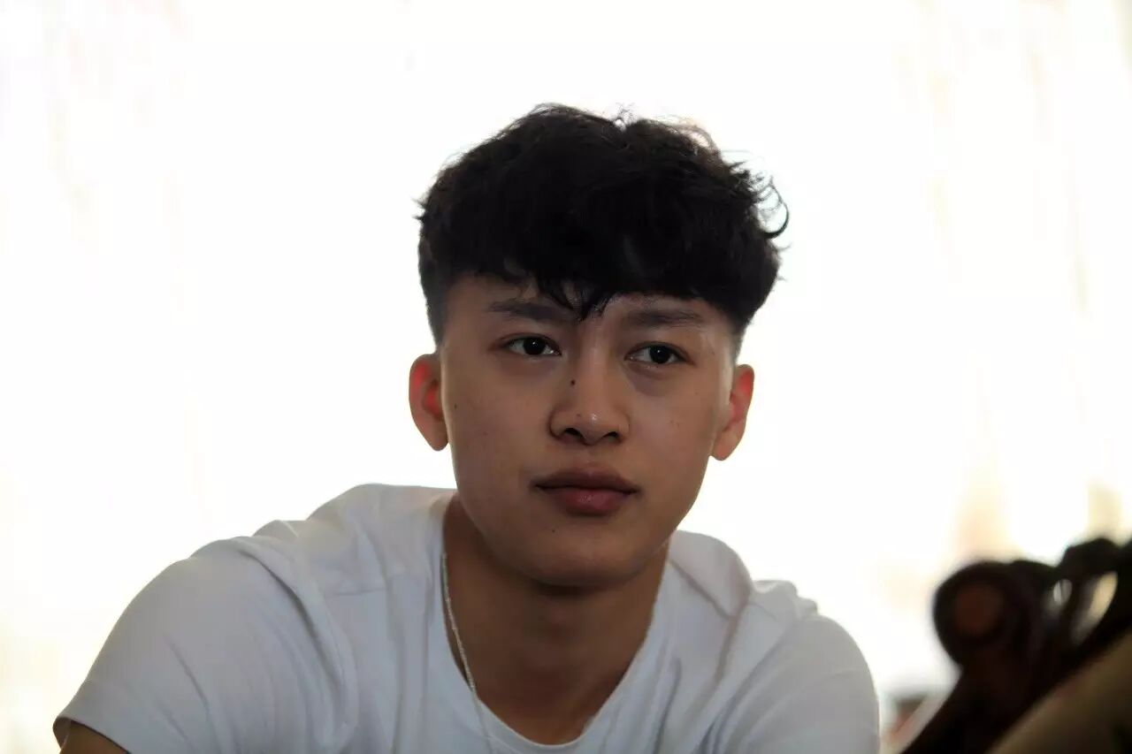 李九霄:破茧而出,一个彝族男神的蛋生记