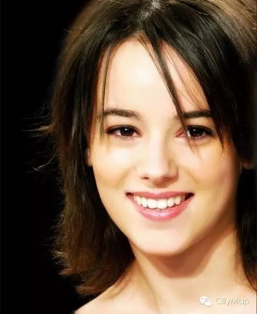 来领宅男福利喽!你们的法国萝莉Alizee