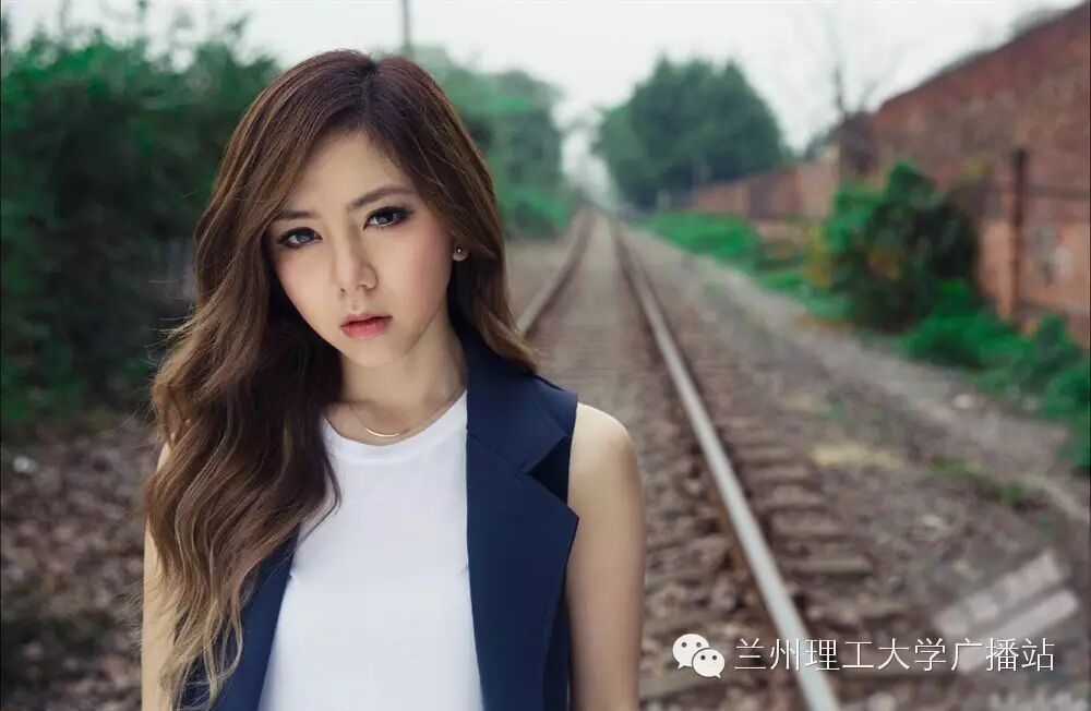 浅唱时光之G.E.M.邓紫棋黑红的路上不断成长